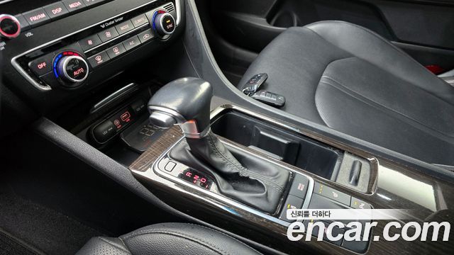 Kia K5 2018 — photo 9