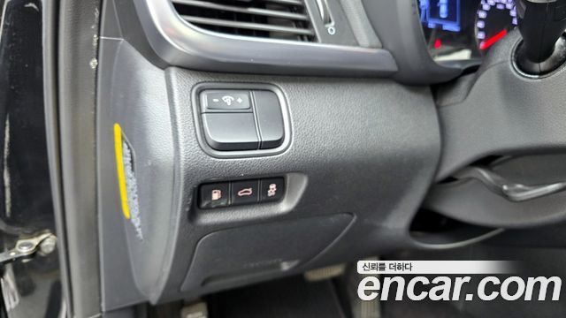 Kia K5 2018 — photo 16
