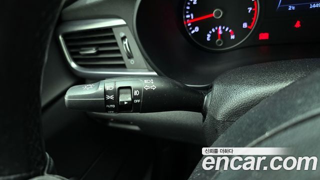 Kia K5 2018 — photo 18