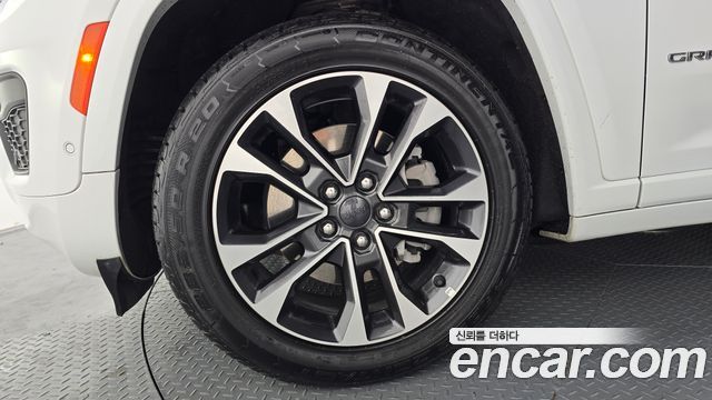 Jeep Cherokee 2023 — photo 5