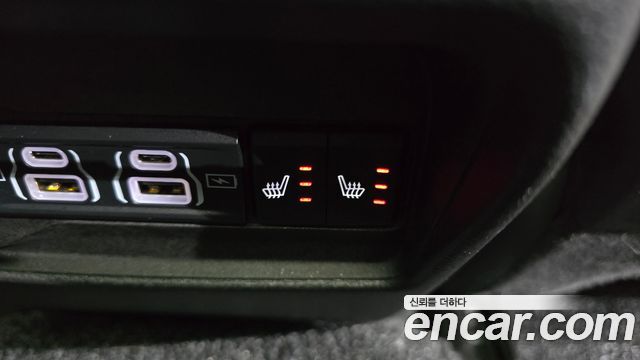 Jeep Cherokee 2023 — photo 18
