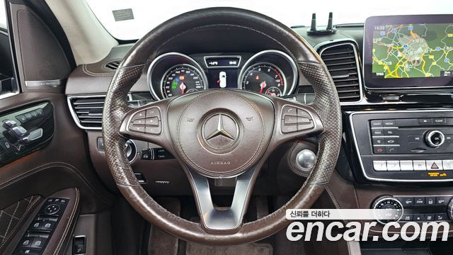 Mercedes-Benz GLS-Class 2017 — photo 14