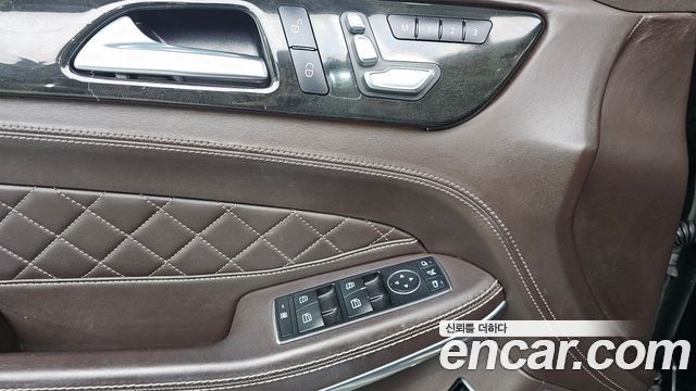 Mercedes-Benz GLS-Class 2017 — photo 17