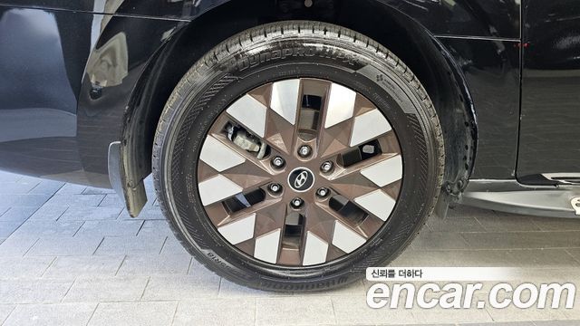 Hyundai Staria 2023 — photo 5