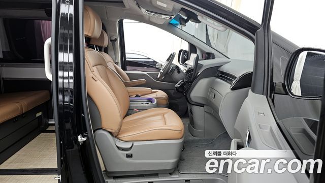 Hyundai Staria 2023 — photo 11