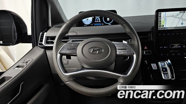 Hyundai Staria 2023 — photo 13