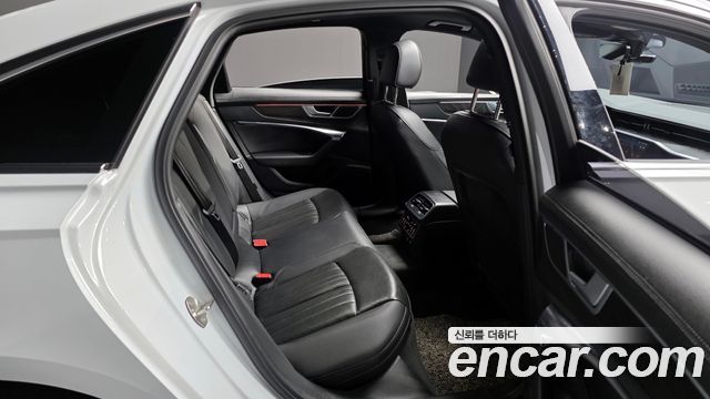 Audi A6 2023 — photo 12