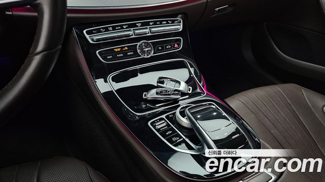 Mercedes-Benz CLS-Class 2019 — photo 17