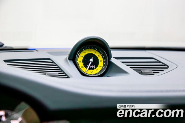 Porsche 911 2022 — photo 14