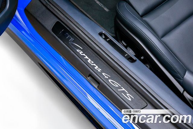 Porsche 911 2022 — photo 18