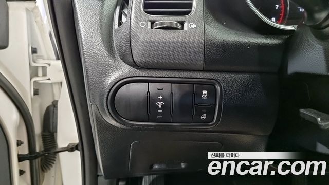 Kia K3 2016 — photo 14