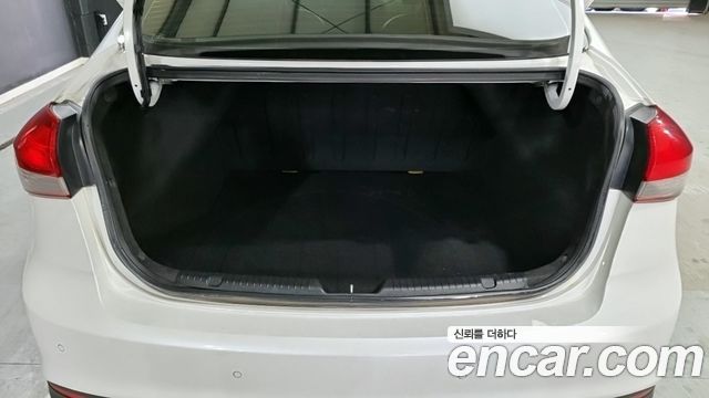 Kia K3 2016 — photo 18