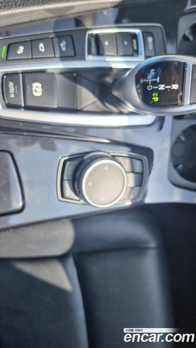 BMW 5-Series 2016 — photo 17