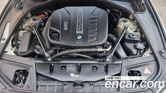 BMW 5-Series 2016 — photo 18