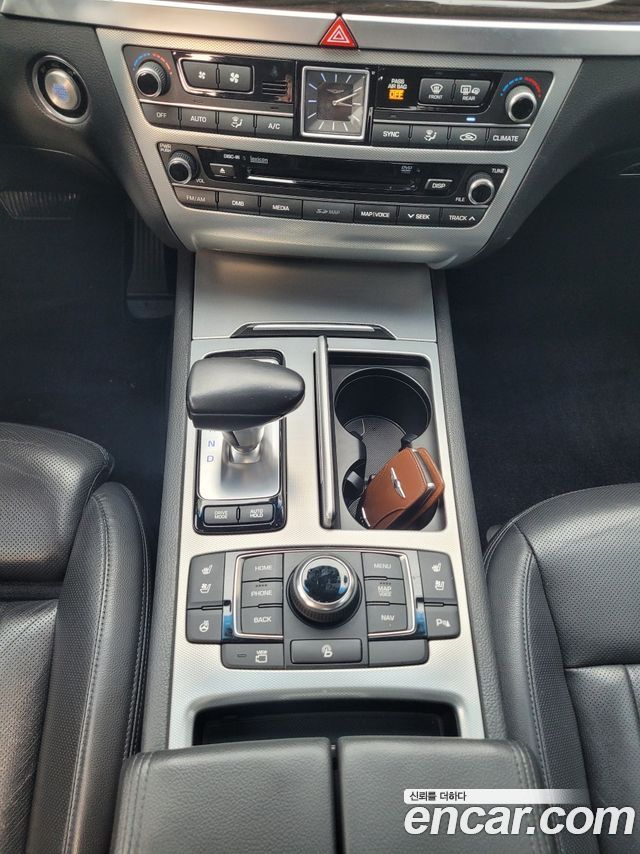 Genesis G80 2017 — photo 15