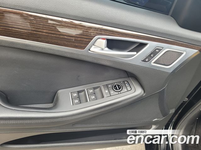 Genesis G80 2017 — photo 16