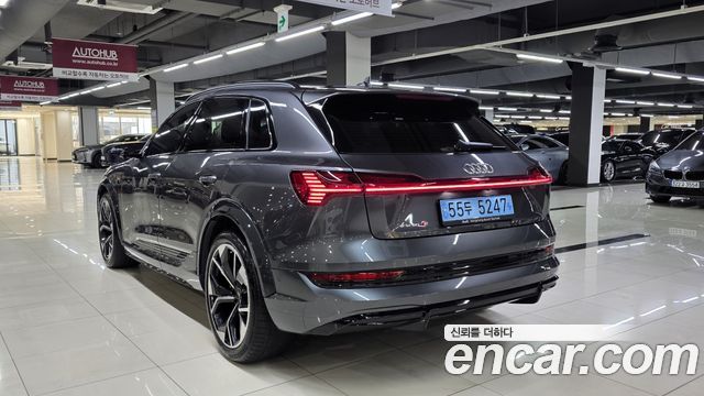 Audi e-tron 2022 — photo 5