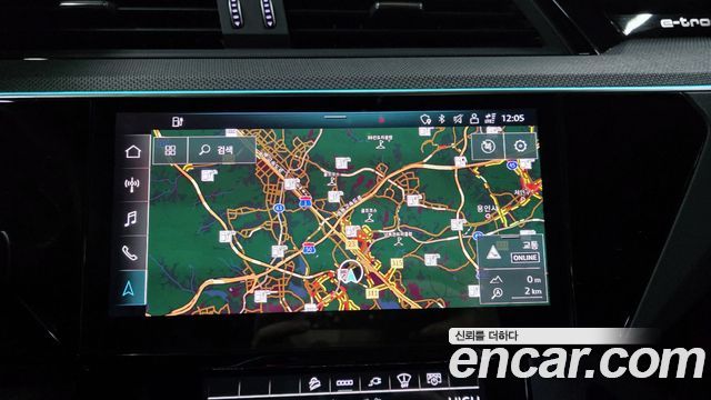 Audi e-tron 2022 — photo 13