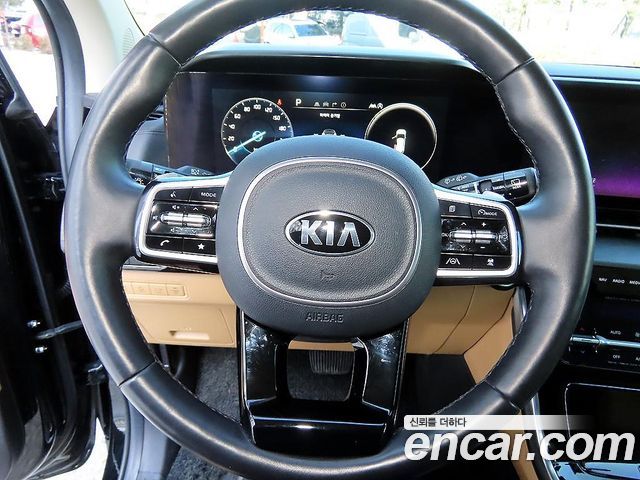 Kia Canival 2021 — photo 9
