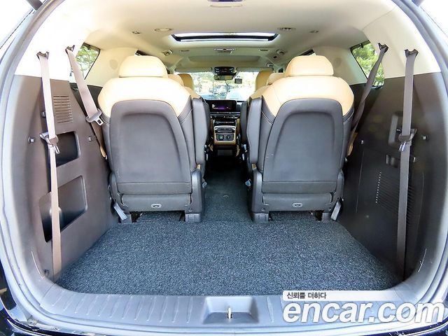 Kia Canival 2021 — photo 17