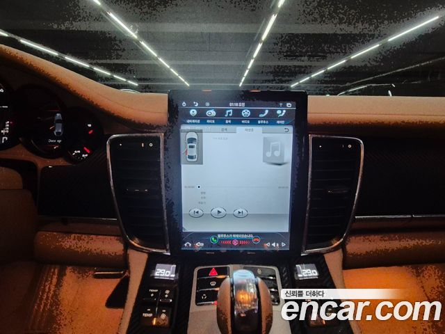 Porsche Panamera 2011 — photo 14