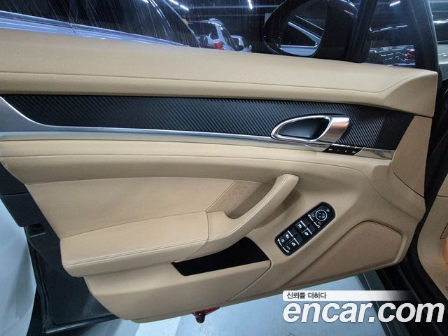 Porsche Panamera 2011 — photo 17