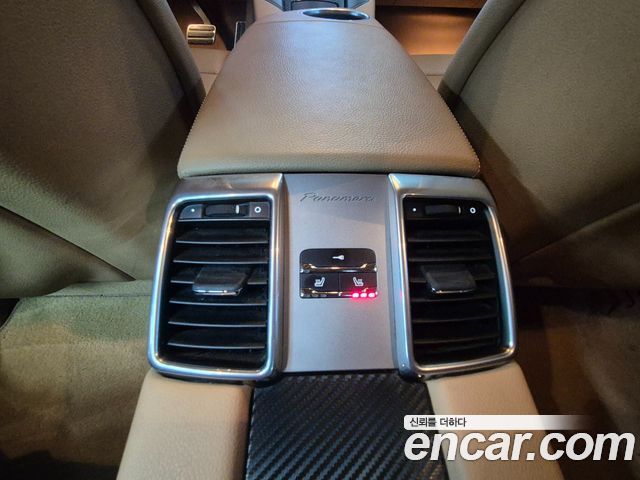 Porsche Panamera 2011 — photo 19