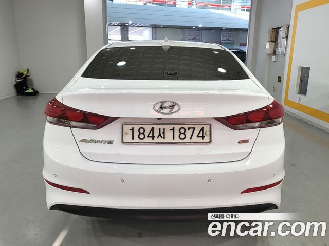Hyundai AVANTE 2017 — photo 3