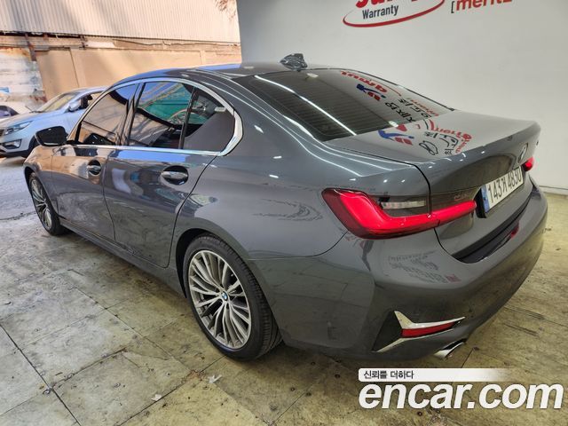 BMW 3-Series 2022 — photo 3