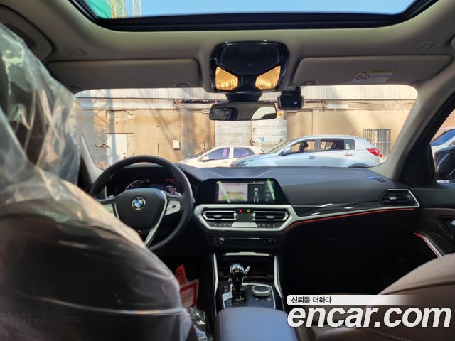 BMW 3-Series 2022 — photo 9