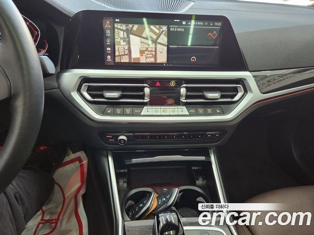 BMW 3-Series 2022 — photo 11