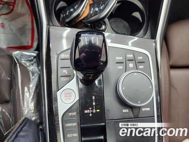 BMW 3-Series 2022 — photo 13