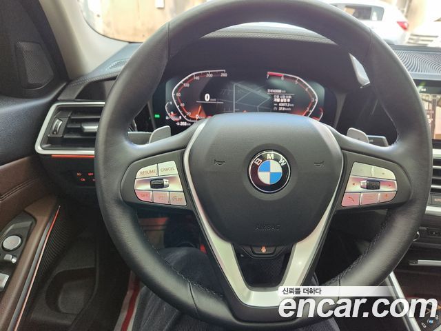 BMW 3-Series 2022 — photo 15