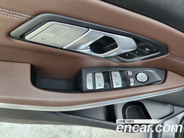 BMW 3-Series 2022 — photo 19