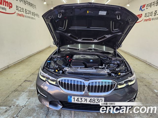 BMW 3-Series 2022 — photo 20