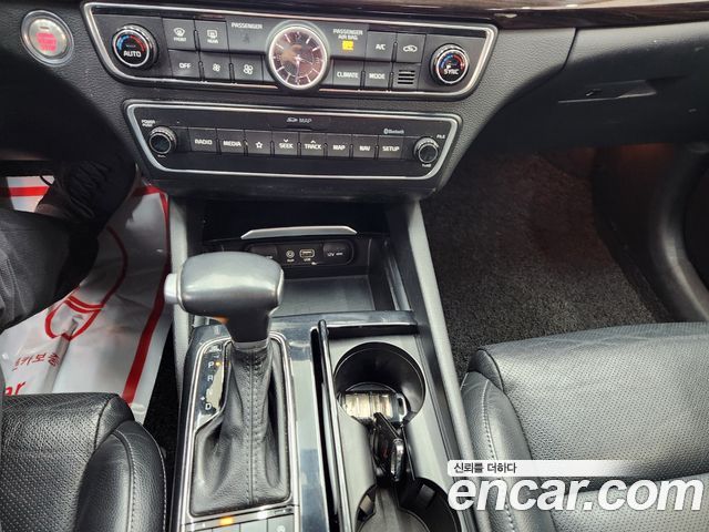 Kia K7 2018 — photo 15