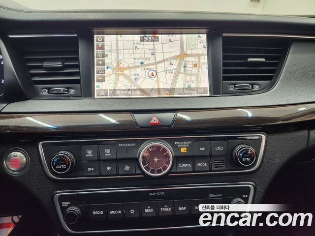 Kia K7 2018 — photo 16