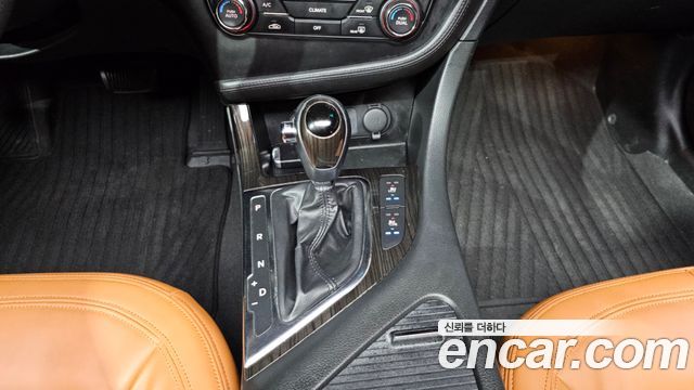 Kia K5 2011 — photo 9