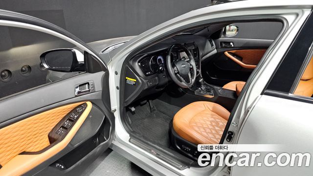 Kia K5 2011 — photo 10