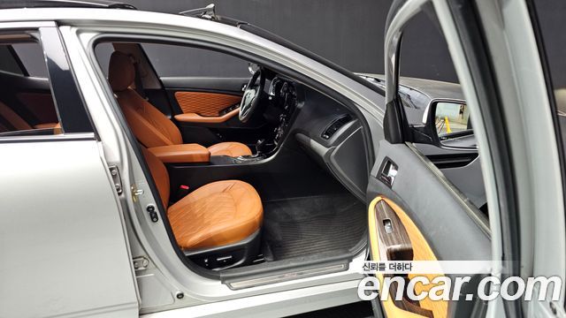 Kia K5 2011 — photo 11