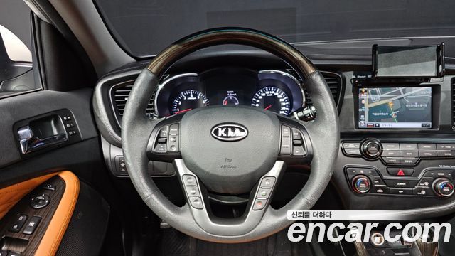 Kia K5 2011 — photo 13