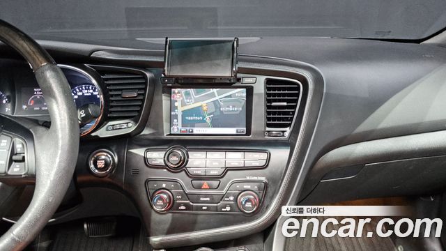 Kia K5 2011 — photo 14