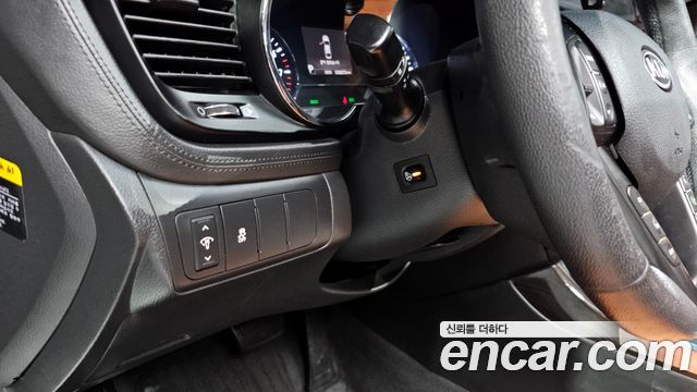Kia K5 2011 — photo 16