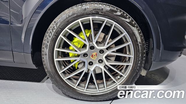 Porsche Cayenne 2020 — photo 5