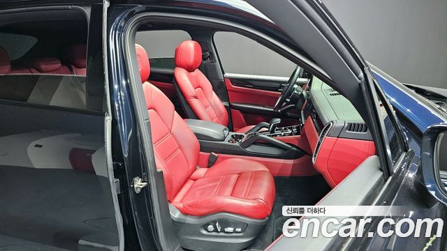 Porsche Cayenne 2020 — photo 12