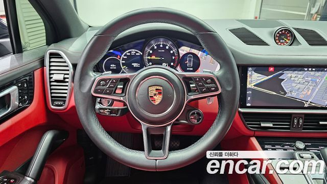 Porsche Cayenne 2020 — photo 13
