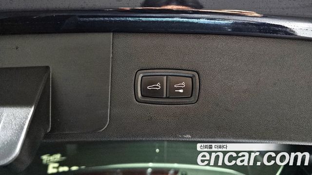 Porsche Cayenne 2020 — photo 18