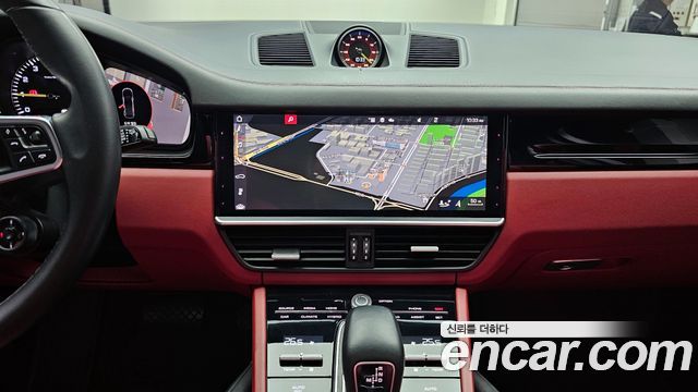 Porsche Cayenne 2020 — photo 19