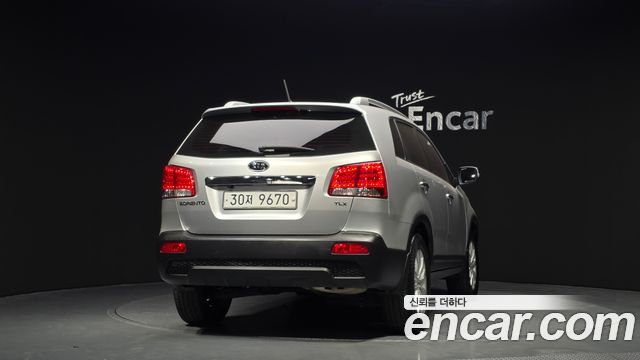 Kia Sorento 2010 — photo 4