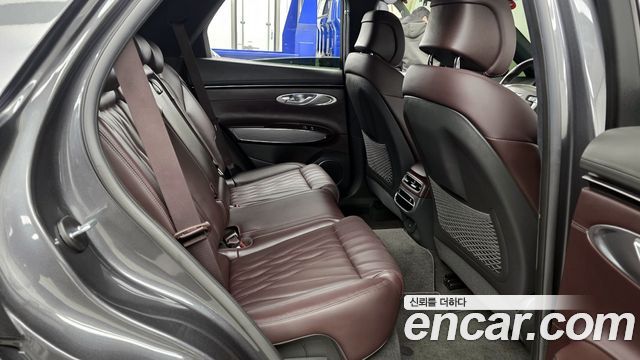 Genesis GV70 2021 — photo 12